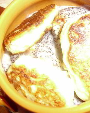 Сырники в маковом соусе