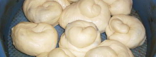 сдобное дрожжевое тесто и булочки. Шаг 3