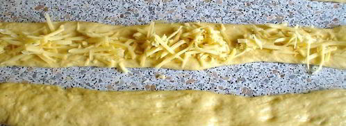 сырная косичка из дрожжевого теста. Шаг 12