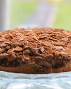 Бисквит с кофе и миндалем