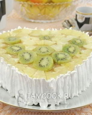 Торт бисквитный с фруктами, желе и йогуртом