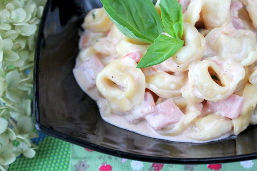 Рецепт тортеллиней в сливочном соусе