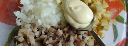 закусочные тортики с сельдью и крабовыми палочками. Шаг 4