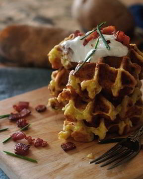 Картофельные вафли с беконом