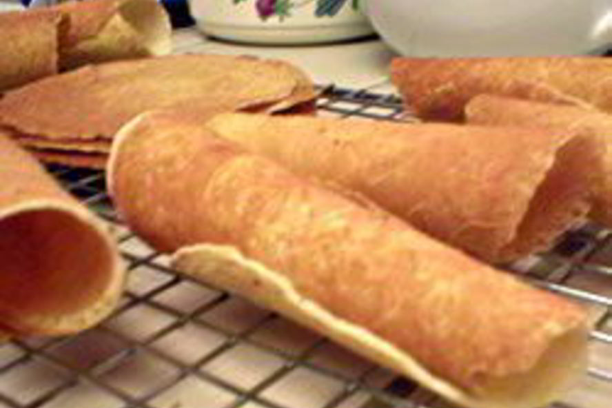 Рецепт крумкаке — норвежских вафельных трубочек