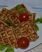 Вафли с сыром и помидором