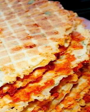 Вафли с зеленым луком и сыром