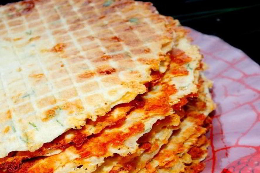 Рецепт вафель с зеленым луком и сыром