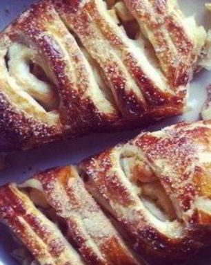 Яблочный рулет