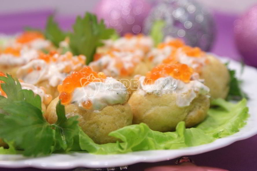 Рецепт профитролей с икрой и творожной начинкой