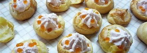 профитроли с пармезаном и муссом из крабового мяса. Шаг 14