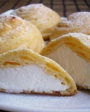 Сладкие профитроли со сливочной начинкой