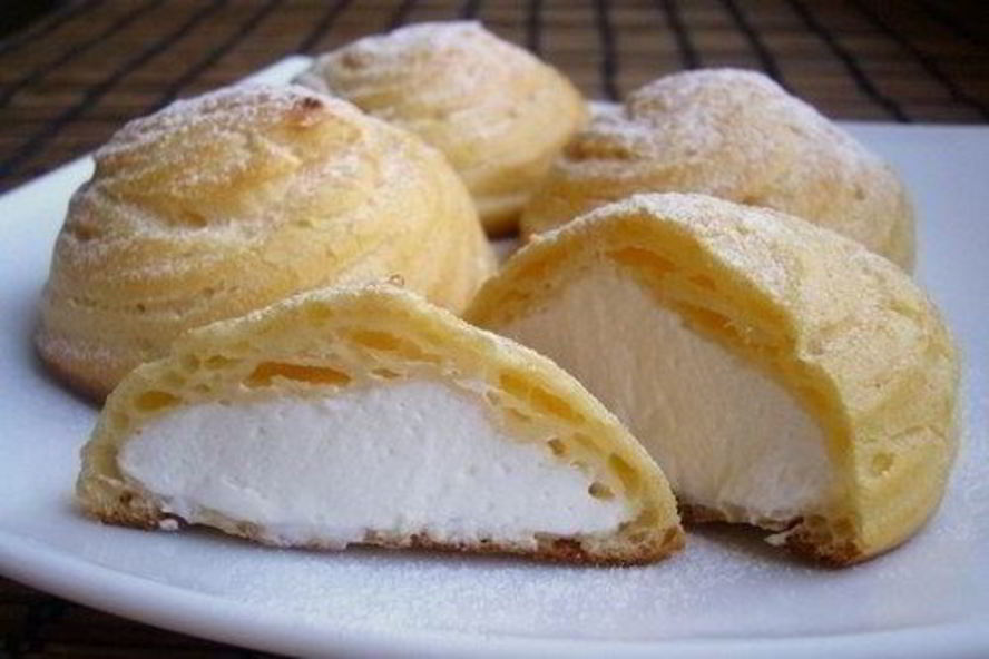 Рецепт сладких профитролей со сливочной начинкой