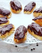 Эклеры с масляным кремом и шоколадной помадкой