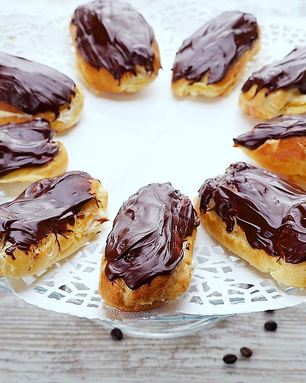 Эклеры с масляным кремом и шоколадной помадкой