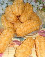 Эклеры с творожным кремом