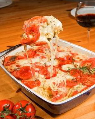 Картофельная запеканка с помидорами