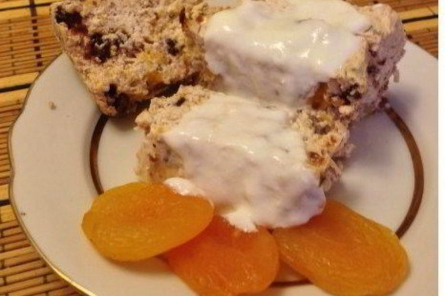 Рецепт творожной запеканки с курагой и черносливом
