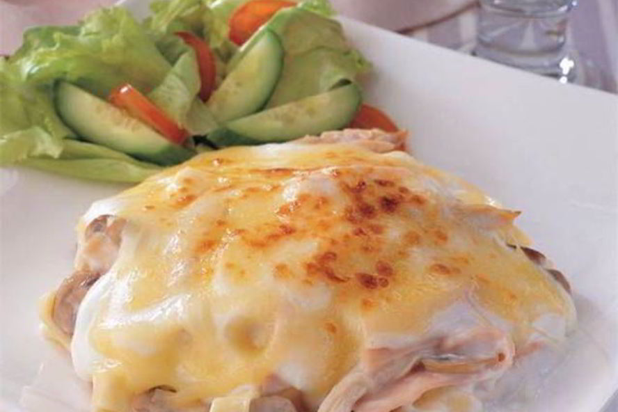 Рецепт запеканки из курицы с соусом бешамель