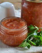 Аджика с хреном сырая