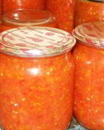 Аджика с яблоками и помидорами