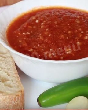 Домашняя аджика с яблоками и морковью
