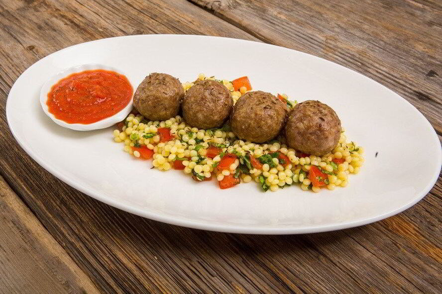 Рецепт митболов с птитимом и домашней аджикой