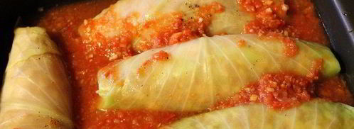 рулетики из капусты, запеченные в аджике. Шаг 9