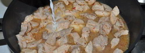 свинина, тушенная с аджикой. Шаг 5