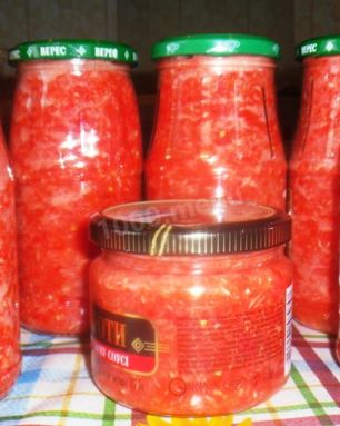 Сырая аджика с хреном и помидорами на зиму