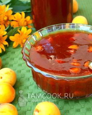 Абрикосовый джем с ядрами