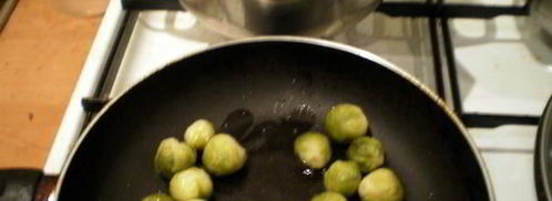 брюссельская капуста с орешками и джемом. Шаг 3