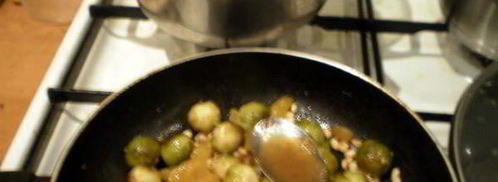брюссельская капуста с орешками и джемом. Шаг 7
