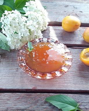 Джем из абрикосов, персиков и базилика