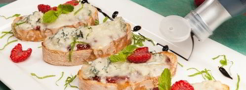 кростини с джемом и горгонзоллой. Шаг 14