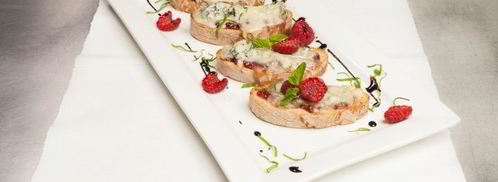 кростини с джемом и горгонзоллой. Шаг 15