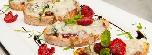 кростини с джемом и горгонзоллой. Шаг 16