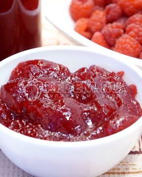 Малиновый джем без косточек
