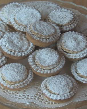 Рождественские корзиночки с джемом