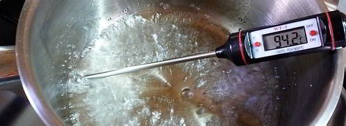 шарлотт с ягодами и клубничным джемом. Шаг 8