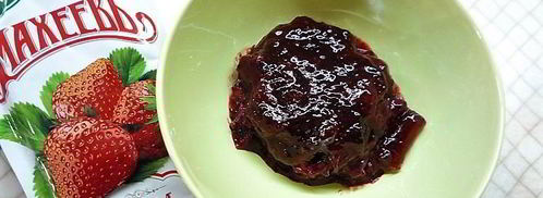 шарлотт с ягодами и клубничным джемом. Шаг 10