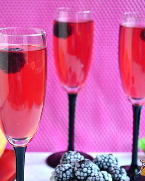 Компот из дыни и ежевики