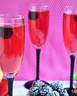 Компот из дыни и ежевики