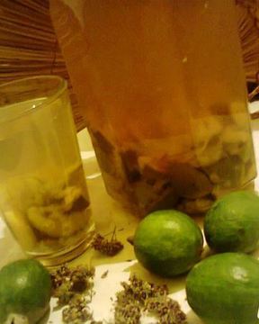 Компот из фейхоа с орегано