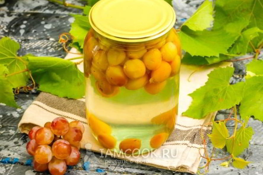 Рецепт компота из винограда с косточками на зиму