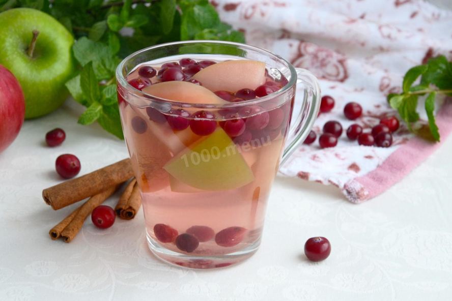 Рецепт компота из яблок и клюквы