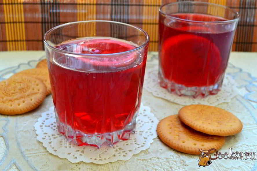 Рецепт ягодного компота с лимоном