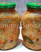 Квашеная капуста с клюквой