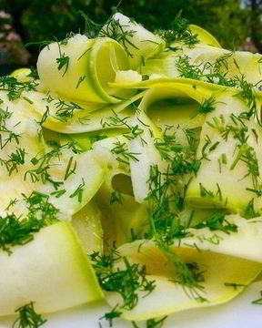 Быстрые маринованные кабачки