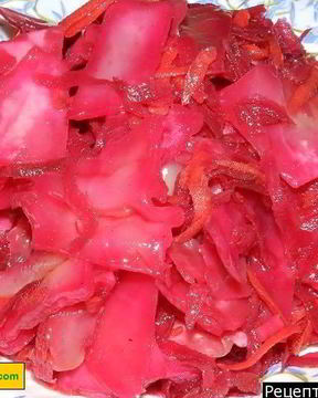 Капуста со свеклой маринованная